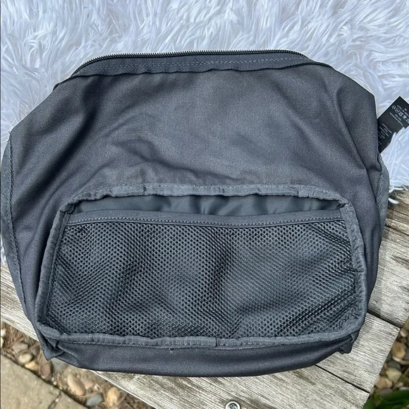 lululemon athletica Dark Gray Early Embark Kit
5L - Picture 11 of 14
